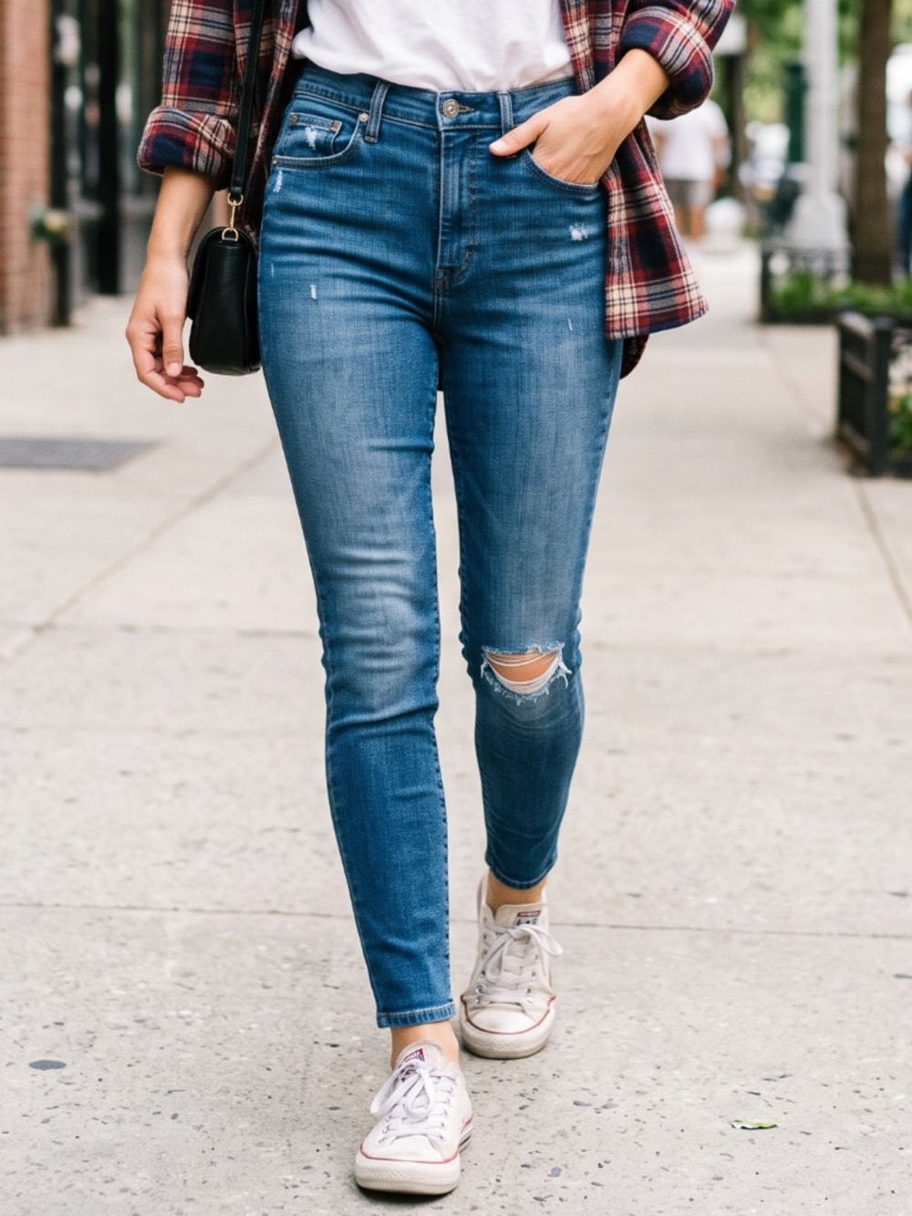 GAP True Skinny High-Rise Jeans with Knee Rip Dark Blue